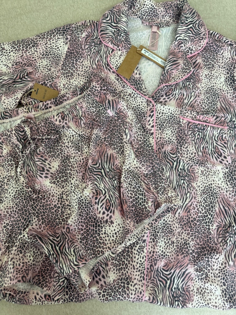 SKIMS Sleep Bloom Mini Multi Animal Print Short Sleeve Set - Picture 2 of 5